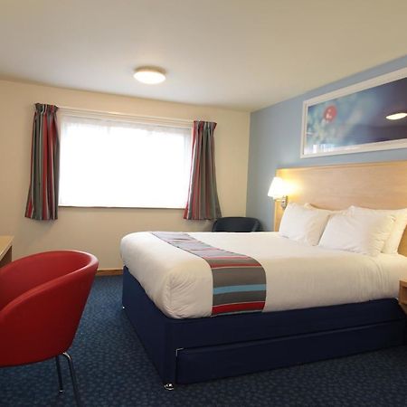 Travelodge Glasgow Airport Hotel Buitenkant foto