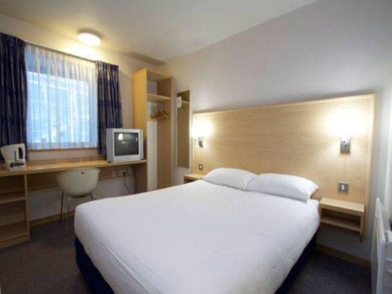 Travelodge Glasgow Airport Hotel Buitenkant foto